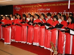 VN participates in foreign cultures week in France